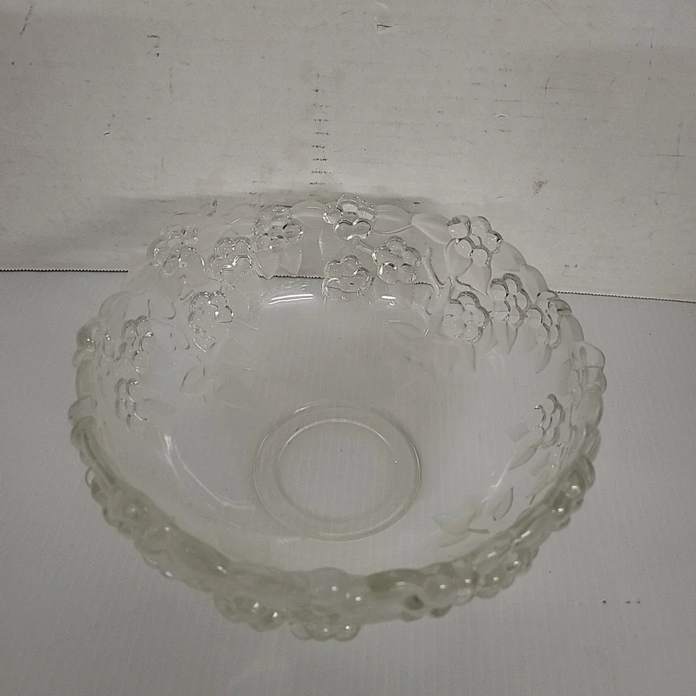 Vintage Mikasa Clear Glass Carmen Flower Round Salad‎ Bowl